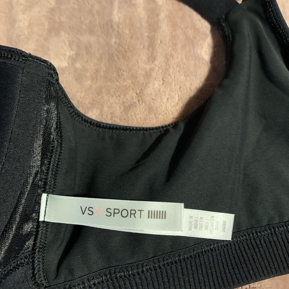 Victoria Secret VSX Sport Bra - Picture 3 of 5